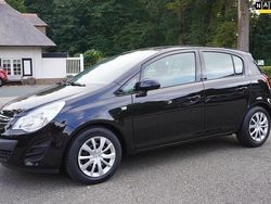 Zwart Gebruikt 2011 Opel Corsa Edition Hatchback | € 4.400 (Eerlijke prijs)