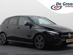 Zwart, metallic lak Gebruikt 2022 Mercedes B250 AMG line MPV | € 26.950 (Super prijs)