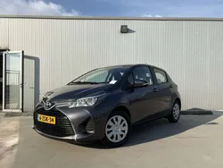 Grijs Gebruikt 2015 Toyota Yaris Hatchback | € 9.999 (Eerlijke prijs)