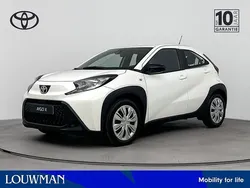Wit Gebruikt 2024 Toyota Aygo Play Hatchback | € 19.995 (Goede deal)
