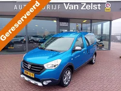 Blauw, metallic lak Gebruikt 2017 Dacia Dokker Stepway Van | € 12.950 (Duur)