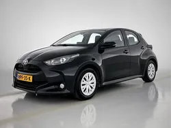 Zwart metallic Gebruikt 2024 Toyota Yaris Active Hatchback | € 23.945 (Eerlijke prijs)