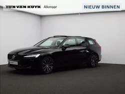 Zwart Gebruikt 2024 Volvo V60 Plus Stationwagen | € 49.950 (Duur)