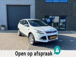 Wit, metallic lak Gebruikt 2015 Ford Kuga Trend SUV | € 10.450 (Super prijs)