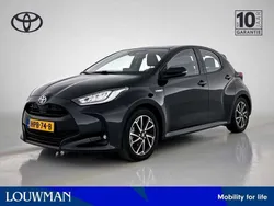 Zwart Gebruikt 2021 Toyota Yaris Hybrid Limited Hatchback | € 21.745 (Eerlijke prijs)