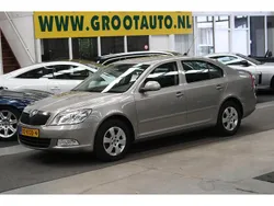 Beige Gebruikt 2009 Skoda Octavia Elegance Hatchback | € 6.944 (Eerlijke prijs)