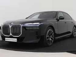 Zwart Gebruikt 2024 BMW 750e Executive Sedan | € 122.495 (Eerlijke prijs)