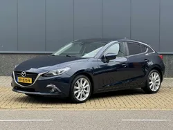 Blauw, metallic lak Gebruikt 2016 Mazda 3 Hatchback | € 9.900 (Goede deal)