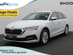 Wit Gebruikt 2024 Skoda Octavia Business Line Stationwagen | € 25.400 (Super prijs)