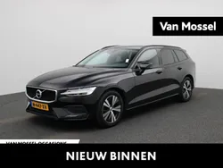Zwart Gebruikt 2021 Volvo V60 Momentum Stationwagen | € 27.900 (Super prijs)