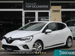 Wit Gebruikt 2020 Renault Clio V Zen Hatchback | € 14.695 (Eerlijke prijs)