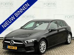 Zwart (metallic) Gebruikt 2019 Mercedes A200 Hatchback | € 20.900 (Goede deal)