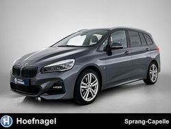 Grijs (metallic) Gebruikt 2020 BMW 218 Executive Stationwagen | € 25.900 (Iets duurder)