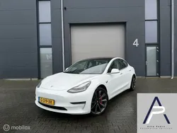 Wit, metallic lak Gebruikt 2019 Tesla Model 3 Performance Sedan | € 22.900 (Eerlijke prijs)