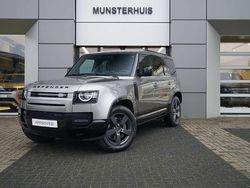 Silicon silver (grijs metallic)zwart Gebruikt 2022 Land Rover Defender Dynamic SUV | € 69.450 (Goede deal)