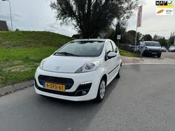 Wit Gebruikt 2013 Peugeot 107 Active Hatchback | € 3.999 (Eerlijke prijs)