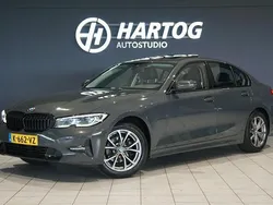 Grijs Gebruikt 2021 BMW 318 Executive Sedan | € 27.240 (Eerlijke prijs)