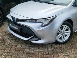 , metallic lak Gebruikt 2022 Toyota Corolla Business Edition Hatchback | € 17.450 (Goede deal)