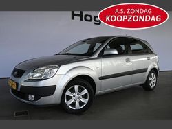 Grijs Gebruikt 2008 Kia Rio Hatchback | € 1.940 (Eerlijke prijs)
