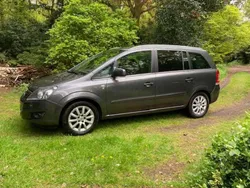 Grijs Gebruikt 2011 Opel Zafira Edition MPV | € 3.890 (Eerlijke prijs)