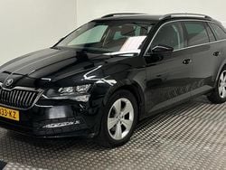 Zwart Gebruikt 2022 Skoda Superb Business Line Stationwagen | € 24.800 (Goede deal)