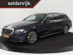 Blauw, metallic lak Gebruikt 2017 Mercedes E220 Exclusive Stationwagen | € 22.900 (Goede deal)