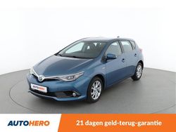 Blauw (metallic) Gebruikt 2016 Toyota Auris Hybrid Hatchback | € 11.550 (Super prijs)