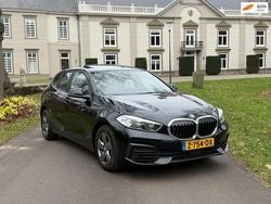Zwart Gebruikt 2019 BMW 118 Executive Hatchback | € 14.900 (Eerlijke prijs)