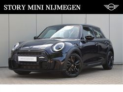 Enigmatic black (blauw metallic) Gebruikt 2022 Mini Cooper Hatchback | € 29.450 (Duur)