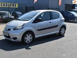 Grijs Gebruikt 2010 Toyota Aygo Hatchback | € 2.750 (Eerlijke prijs)