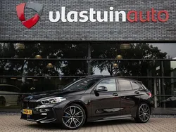 Zwart Gebruikt 2022 BMW 120 Basis Hatchback | € 32.950 (Eerlijke prijs)