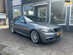 Grijs, metallic lak Gebruikt 2008 BMW 325 Executive Sedan | € 10.999 (Duur)