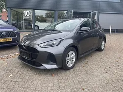 Grijs Gebruikt 2025 Toyota Yaris Active Hatchback | € 25.800 (Iets duurder)