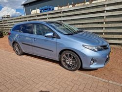 Blauw, metallic lak Gebruikt 2014 Toyota Auris Touring Sports Stationwagen | € 10.750 (Duur)