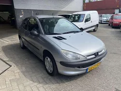 Grijs Gebruikt 2001 Peugeot 206 Hatchback | € 940 (Eerlijke prijs)