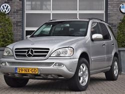 Zilver (metallic) Gebruikt 2004 Mercedes ML400 SUV | € 8.750