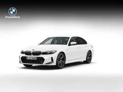 Wit Nieuw 2025 BMW 330e Shadowline Sedan | € 62.702 (Goede deal)