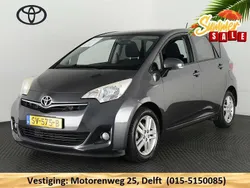 Grijs Gebruikt 2014 Toyota Verso-S MPV | € 10.900 (Iets duurder)