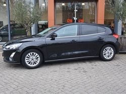 Zwart Gebruikt 2019 Ford Focus Hatchback | € 16.995 (Eerlijke prijs)