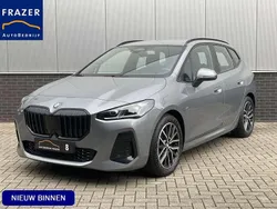 Beige, metallic lak Gebruikt 2023 BMW 220 Active Tourer M Sport MPV | € 38.790 (Eerlijke prijs)