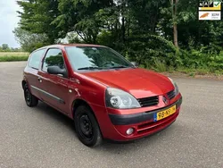 Rood Gebruikt 2004 Renault Clio II Komfort Hatchback | € 1.150 (Super prijs)