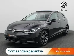 Zwart Gebruikt 2021 VW Golf VIII Style Hatchback | € 27.000 (Eerlijke prijs)