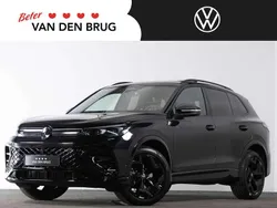 Zwart, metallic lak Gebruikt 2024 VW Tiguan R-line SUV | € 48.900 (Eerlijke prijs)