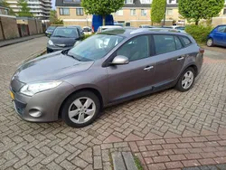 Zilver Gebruikt 2011 Renault Mégane GrandTour Dynamique Stationwagen | € 5.000 (Eerlijke prijs)