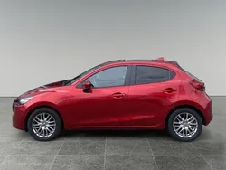 Rood Gebruikt 2024 Mazda 2 Exclusive-Line Hatchback | € 26.950 (Duur)