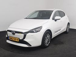 Wit Gebruikt 2024 Mazda 2 Exclusive-Line Hatchback | € 21.950 (Eerlijke prijs)