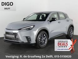Grijs Gebruikt 2025 Lexus LBX Business Edition SUV | € 33.400 (Goede deal)