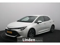 Wit Gebruikt 2022 Toyota Corolla Business Edition Hatchback | € 22.950 (Eerlijke prijs)