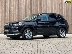 Zwart, metallic lak Gebruikt 2022 Jeep Compass Limited SUV | € 23.900 (Eerlijke prijs)