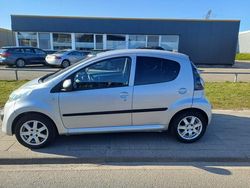 Grijs Gebruikt 2011 Citroën C1 Exclusive Hatchback | € 2.995 (Eerlijke prijs)